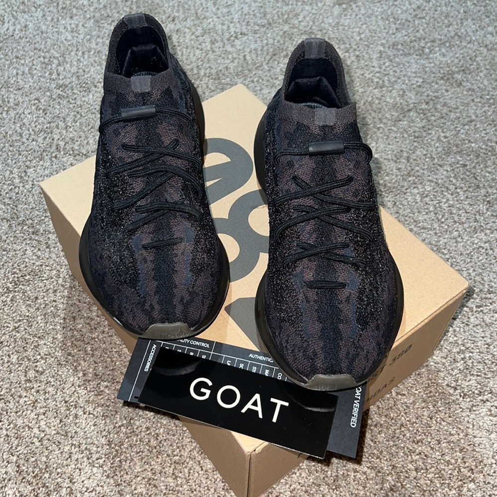 Yeezy 380 size 7 Like new condition!